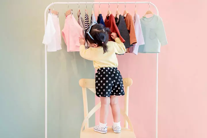 Clothing scavenger hunt for toddlers