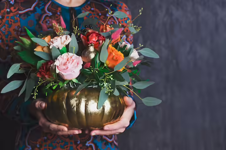 Gold painted flower vase, pumpkin painting idea for kids Gold painted flower vase, pumpkin painting idea for kids