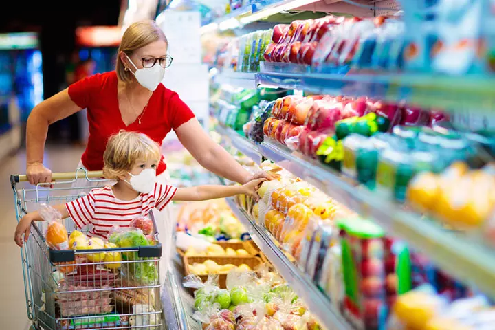 Grocery store scavenger hunt for toddlers