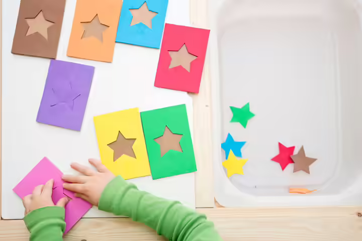 Pick your color scavenger hunt for toddlers Pick your color scavenger hunt for toddlers