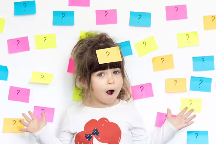 Post-it notes scavenger hunt for toddlers Post-it notes scavenger hunt for toddlers