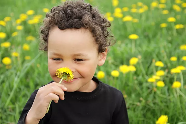 Smelling flowers as breathing exercises for kids