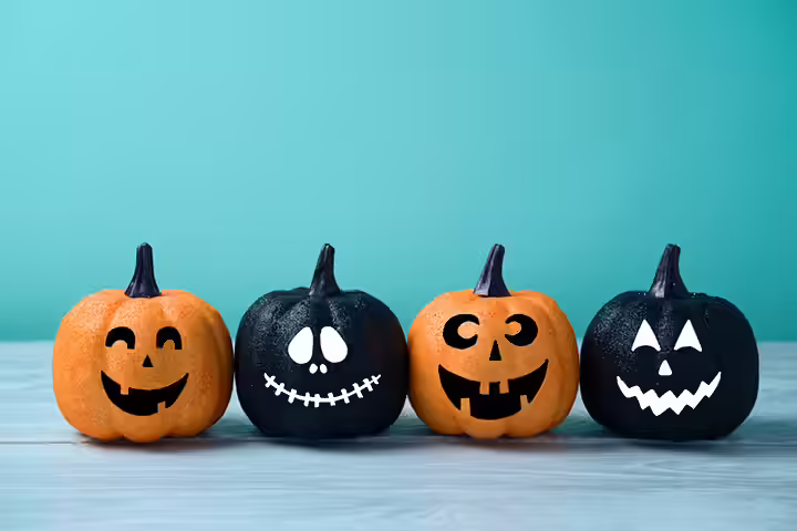 Traditional halloween Jack-O-Lantern pumpkin painting idea for kids Traditional halloween Jack-O-Lantern pumpkin painting idea for kids