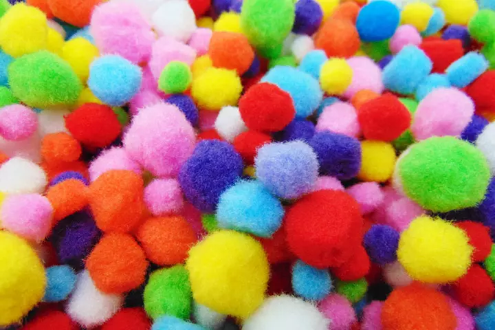 Wool art raimbow activity for preschoolers