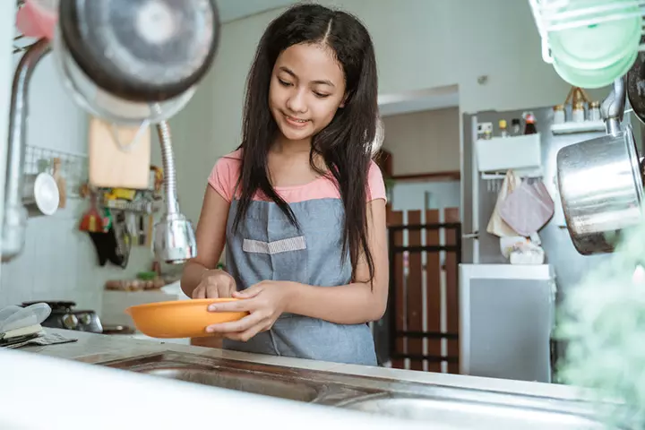 Everyone Should Do Household Chores