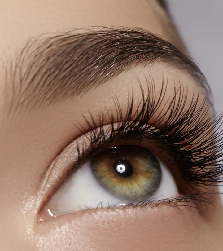 आंखों की पलकों के लिए अरंडी का तेल कैसे इस्तेमाल करें – Castor Oil For Eyelashes in Hindi_image