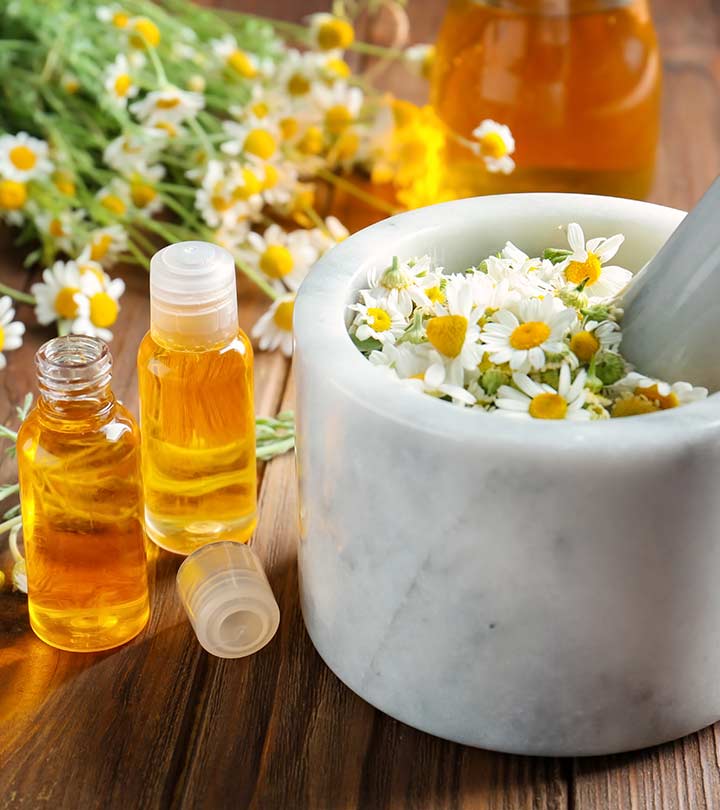 बबूने के​ तेल (कैमोमाइल ऑयल) के फायदे और नुकसान – Chamomile Oil Benefits and Side Effects in Hindi_image