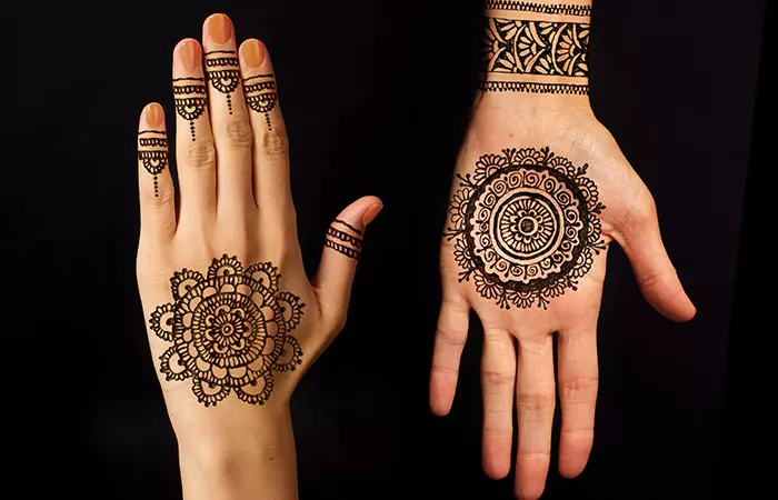 Curved Mehndi Design in Hindi