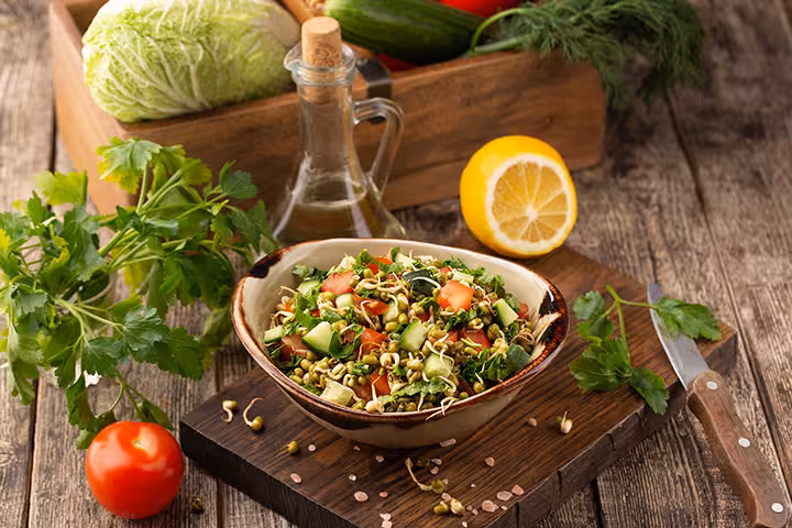 Eat Sprouts During Pregnancy In Hindi