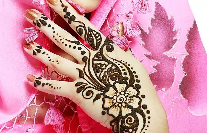 Floral Mehndi Design in Hindi