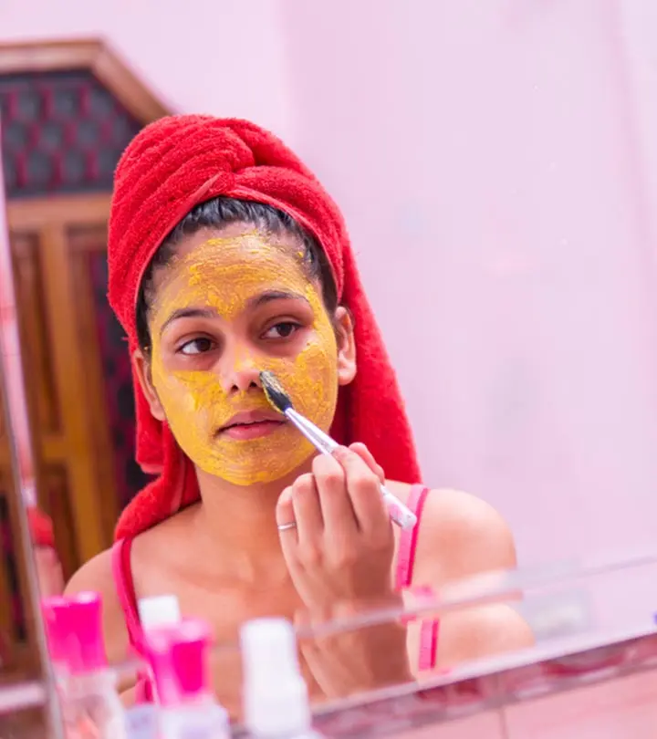 हल्दी फेस पैक के फायदे और बनाने की विधि – 11 Haldi Face Packs for Skin in Hindi_image