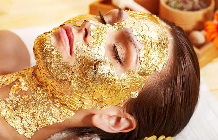 How To Do Gold Facial At Home in Hindi-1