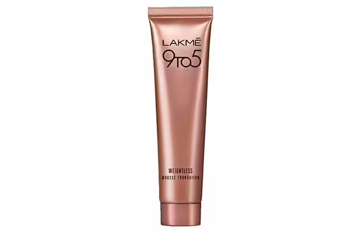 Lakme 9 to 5 Weightless Moose Foundation