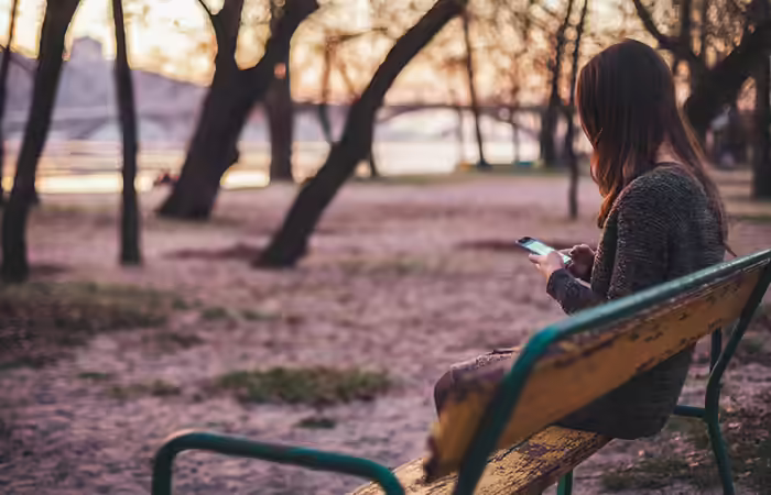 70+ Miss You Quotes and Status in Hindi