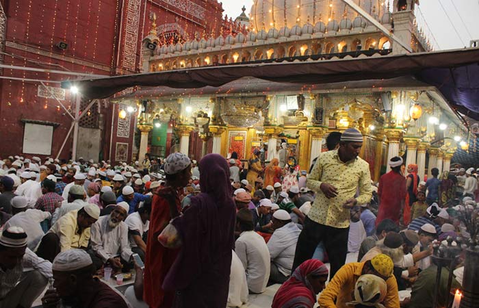 Ramzan Ka Chand Mubarak