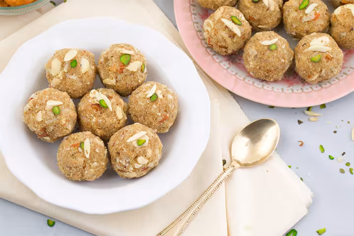 Recipe of black urad dal laddus to eat during pregnancy