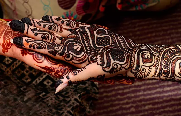 Shaded Mehndi Design in Hindi