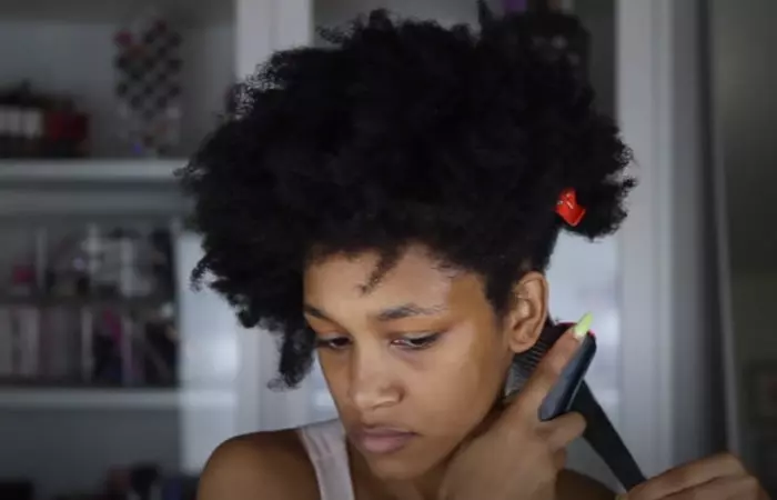 Comb your hair for perfect twist out on 4C natural hair