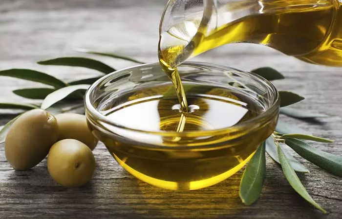 Tea tree oil with olive oil for hair growth