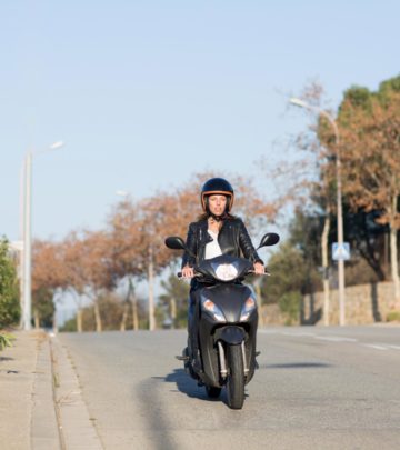 क्या गर्भावस्था के दौरान स्कूटी/टू-व्हीलर चलाना सुरक्षित है? | Two Wheeler During Pregnancy in Hindi_image