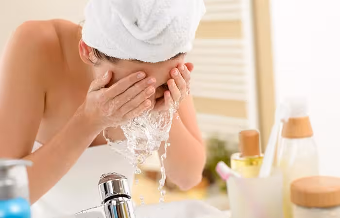 Wash the face