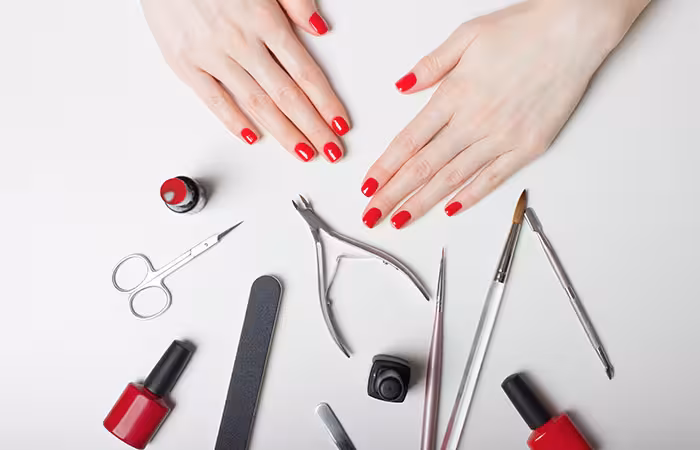 What is Manicure in Hindi