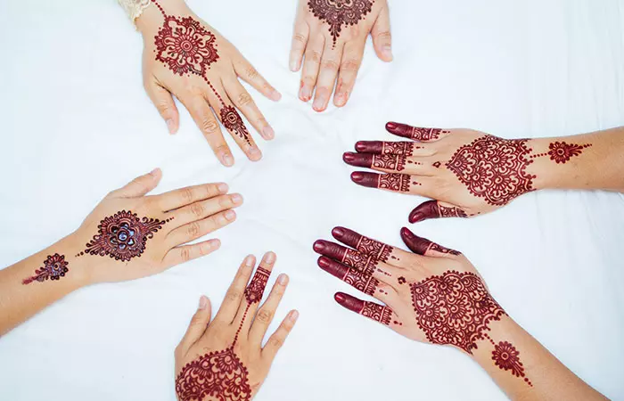 Wristband Mehndi Design in Hindi