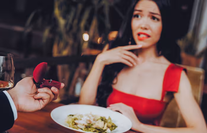 Avoid common mistakes while proposing a girl Avoid common mistakes while proposing a girl