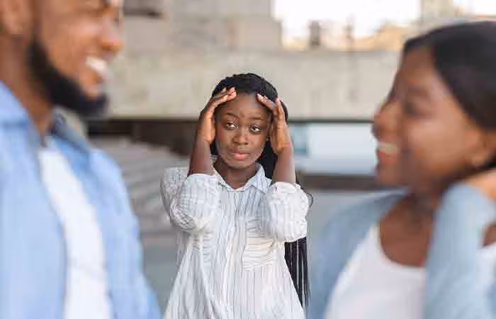 Compliment other women to make your girlfriend jealous