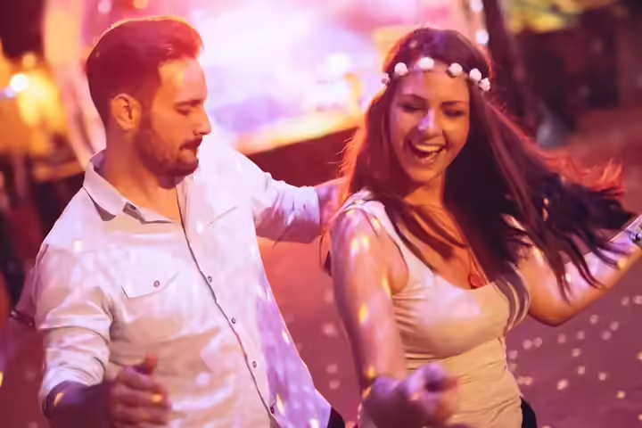 Dance in a pub, date night idea Dance in a pub, date night idea