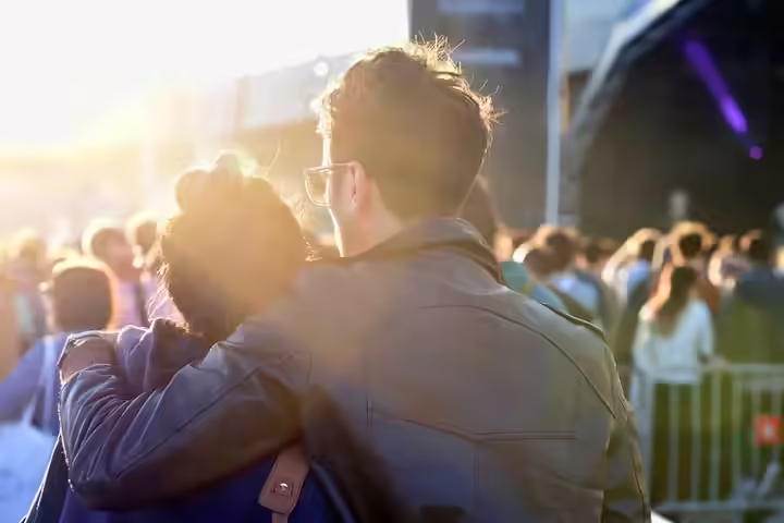 Go to a concert, date night idea Go to a concert, date night idea