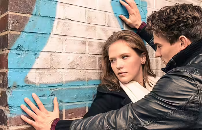 Signs of love bombing Signs of love bombing