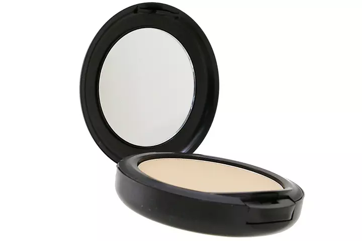 M.A.C Studio Fix Powder Plus Foundation NW22