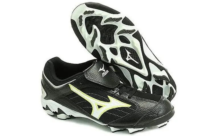 Mizuno Womens 9 Spike Swift 4 Fast Pitch Metal Softball Cleat