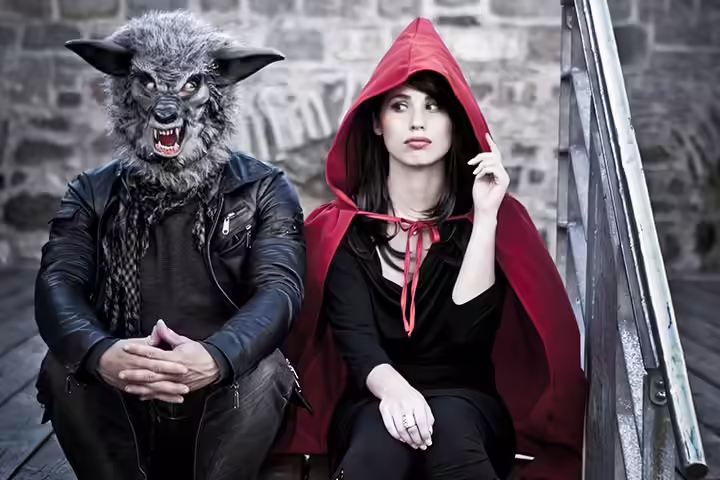 Red riding hood and the big bad wolf couple costume ideas Red riding hood and the big bad wolf couple costume ideas