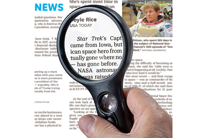 See Zoom Lighted Magnifying Glass