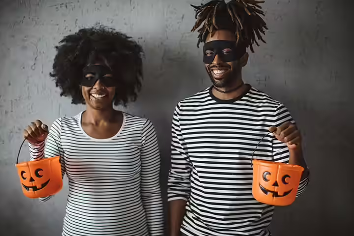 Thieves couple costume ideas Thieves couple costume ideas