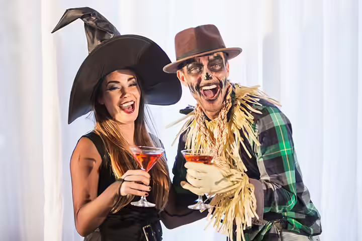 Witch and the scarecrow couple costume ideas Witch and the scarecrow couple costume ideas