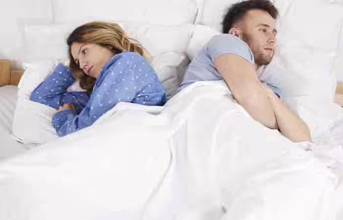 Couple lacking attraction and showing signs of falling out of love
