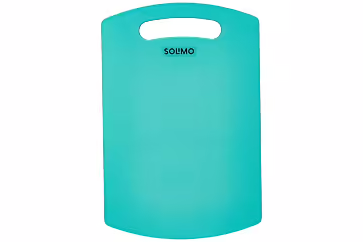 Amazon Solimo Plastic Cutting Board