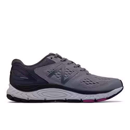 New Balance Women&rsquo;s 840 V4 Running Shoes