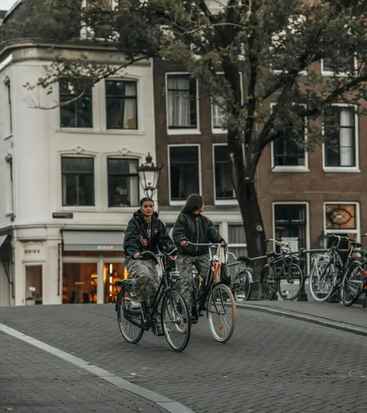 Community spirit and informal customs shape a welcoming, laid-back atmosphere.