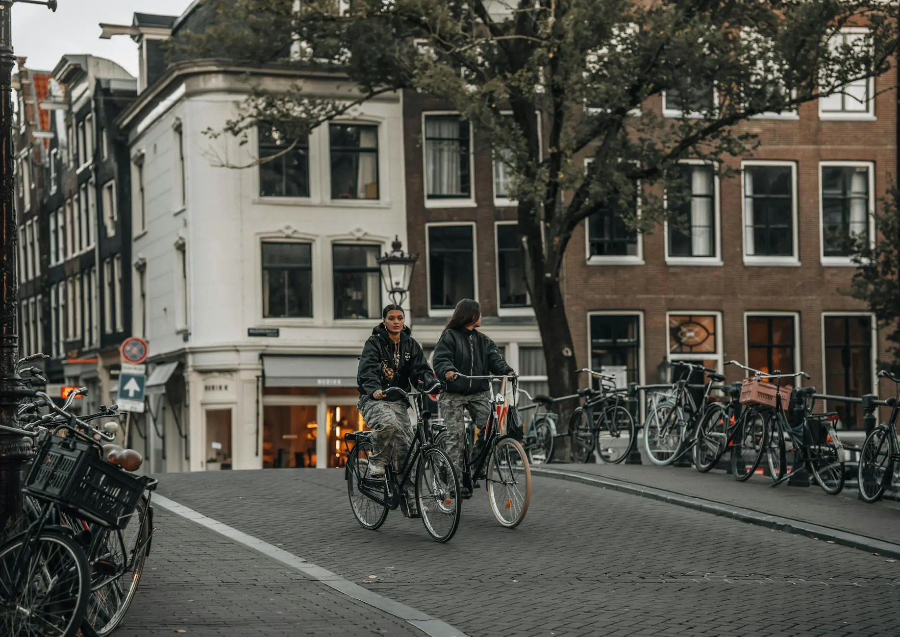 Community spirit and informal customs shape a welcoming, laid-back atmosphere.