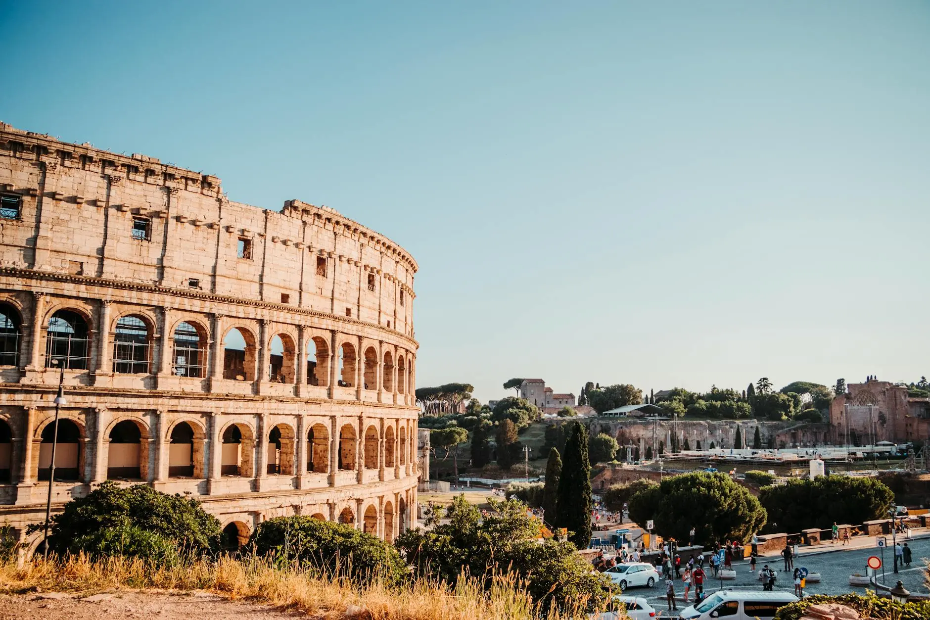Insights to explore iconic sites when weather, crowds, and costs align for smoother visits.