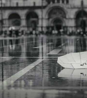 Is Venice Sinking? Climate, Tourism, and the Future of the Floating City