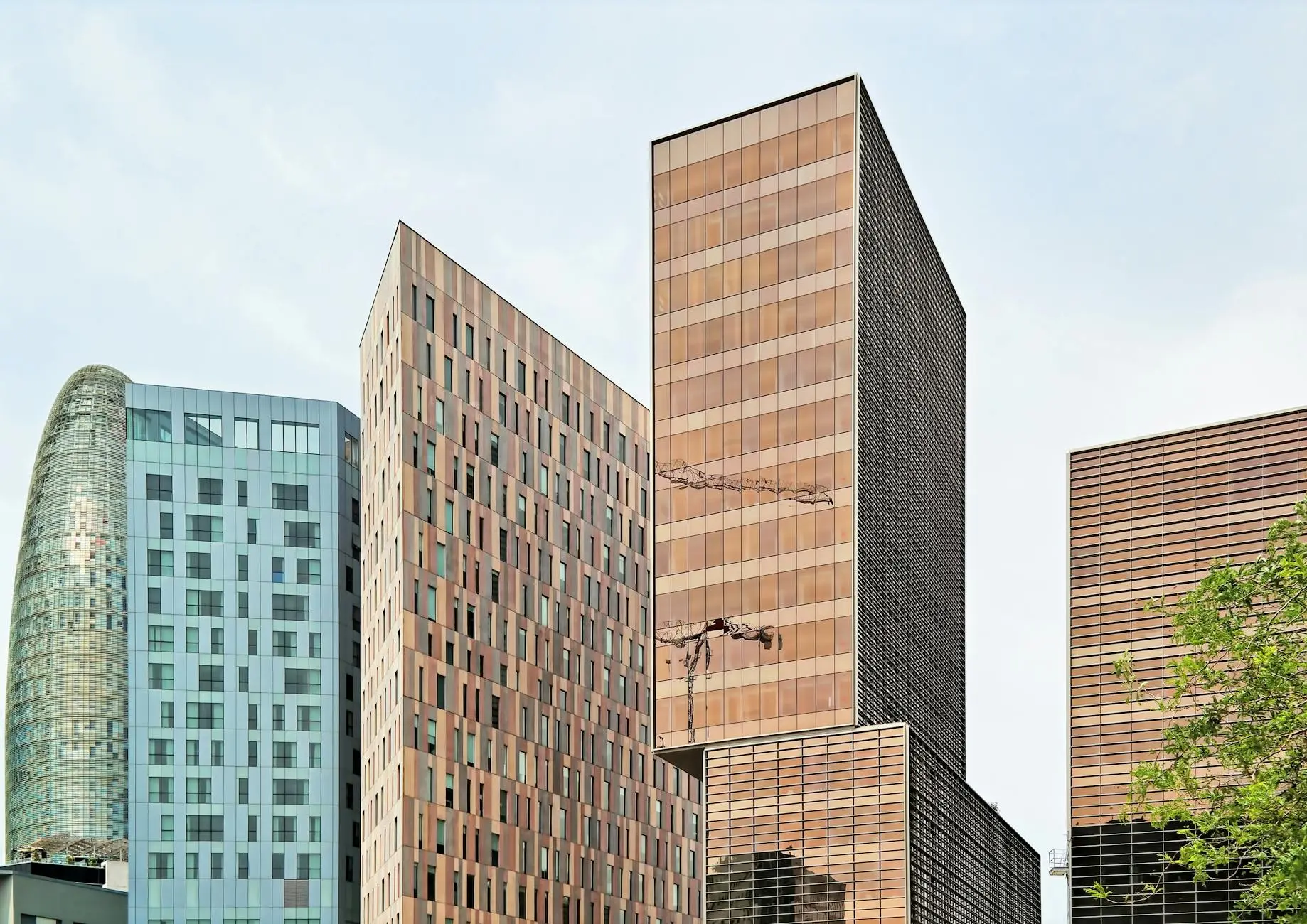 Discover the city’s hidden charms, from sunlit plazas to world-renowned architecture.