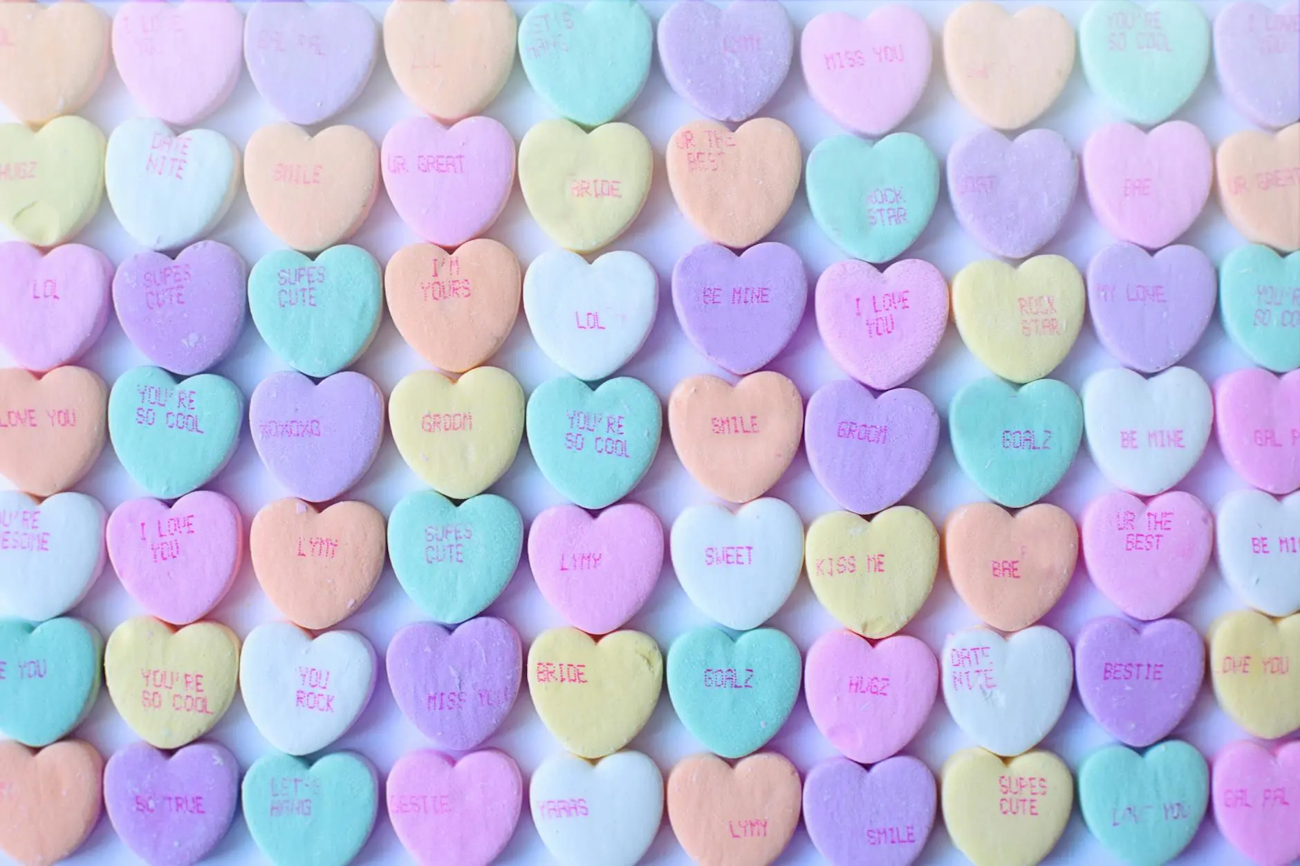 Celebrate his heart with unique expressions that make every moment unforgettable.