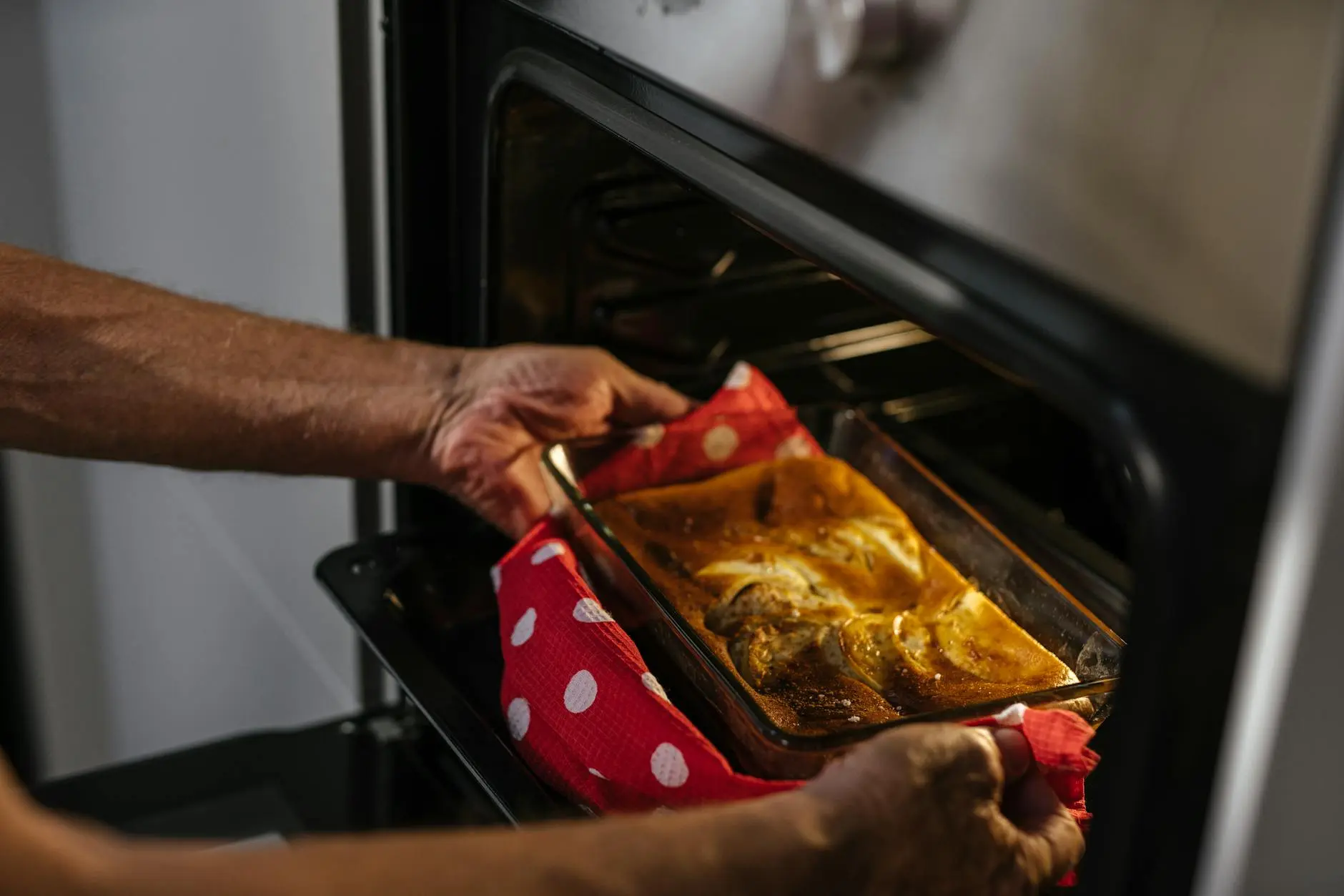 Best Oven Gloves: 12 Must-Have Heat-Resistant Picks