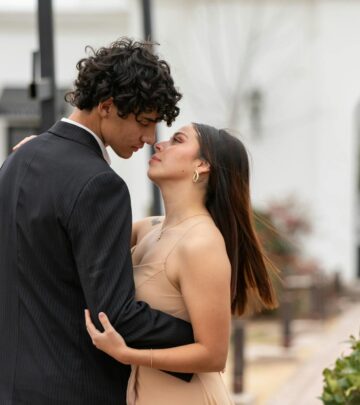 How a Woman Should Treat a Man: Guidance for a Fulfilling Relationship