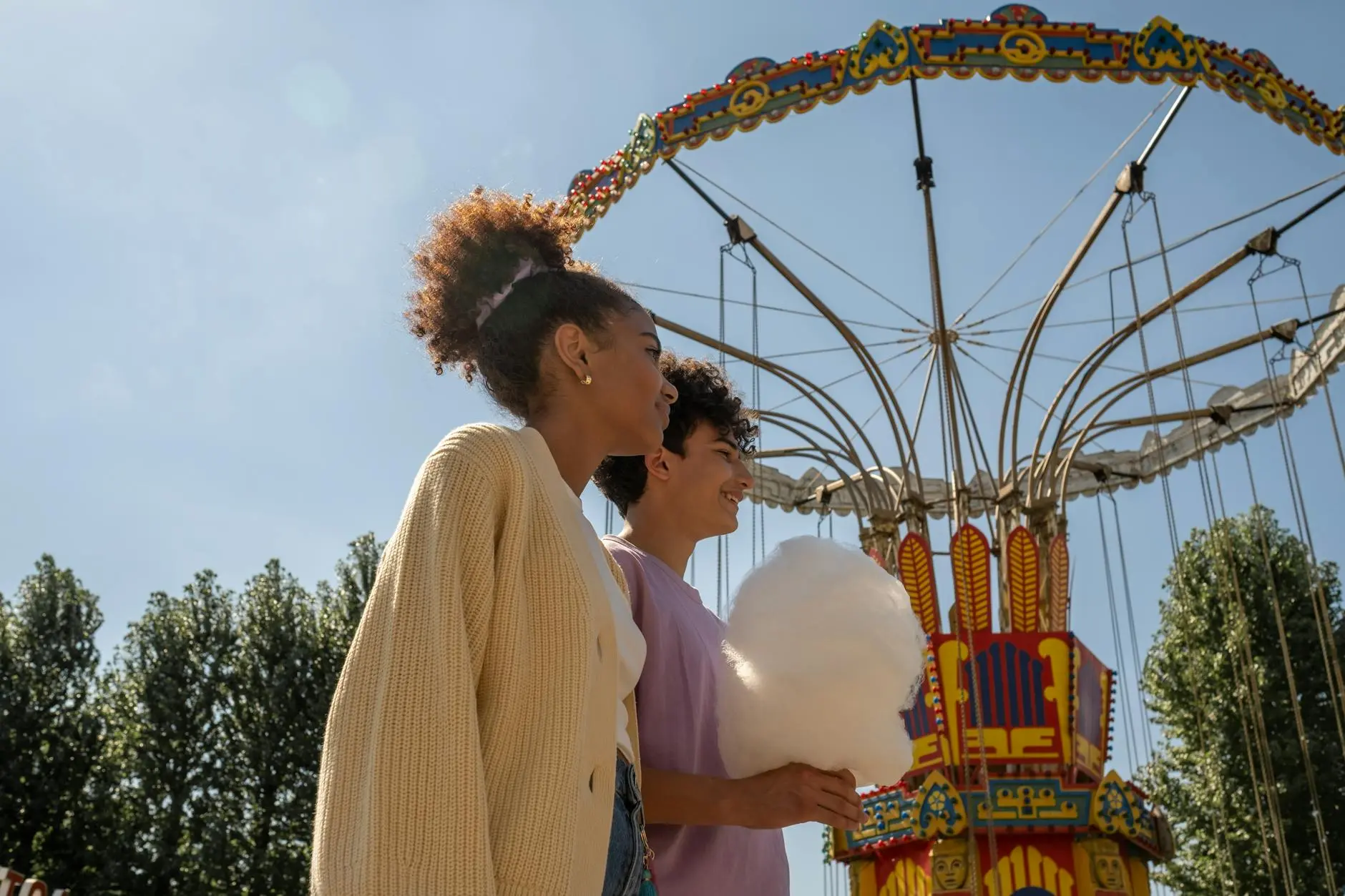 Discover heartwarming moments and youthful emotions wrapped in quick, charming tales.